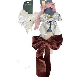 Wild Fable and Universal Thread Hair Bows